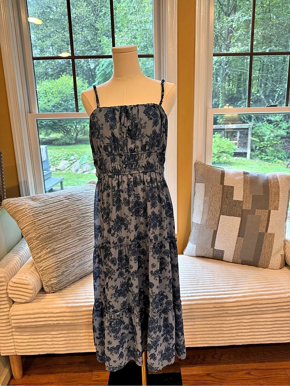 Francesca's Sofia Floral Tiered Midi Dress Black & Gray